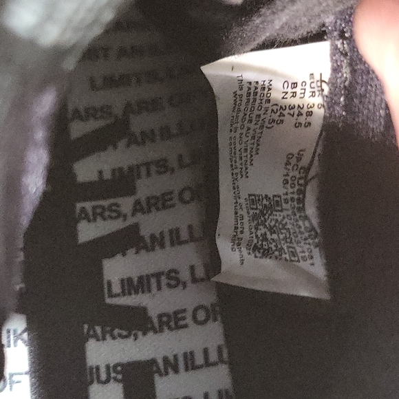 Size 8.5 - Jordan 11 Retro 72-10 2015. VNDS..... fits Men Size 8.5, Women Size 1 - Picture 12 of 12